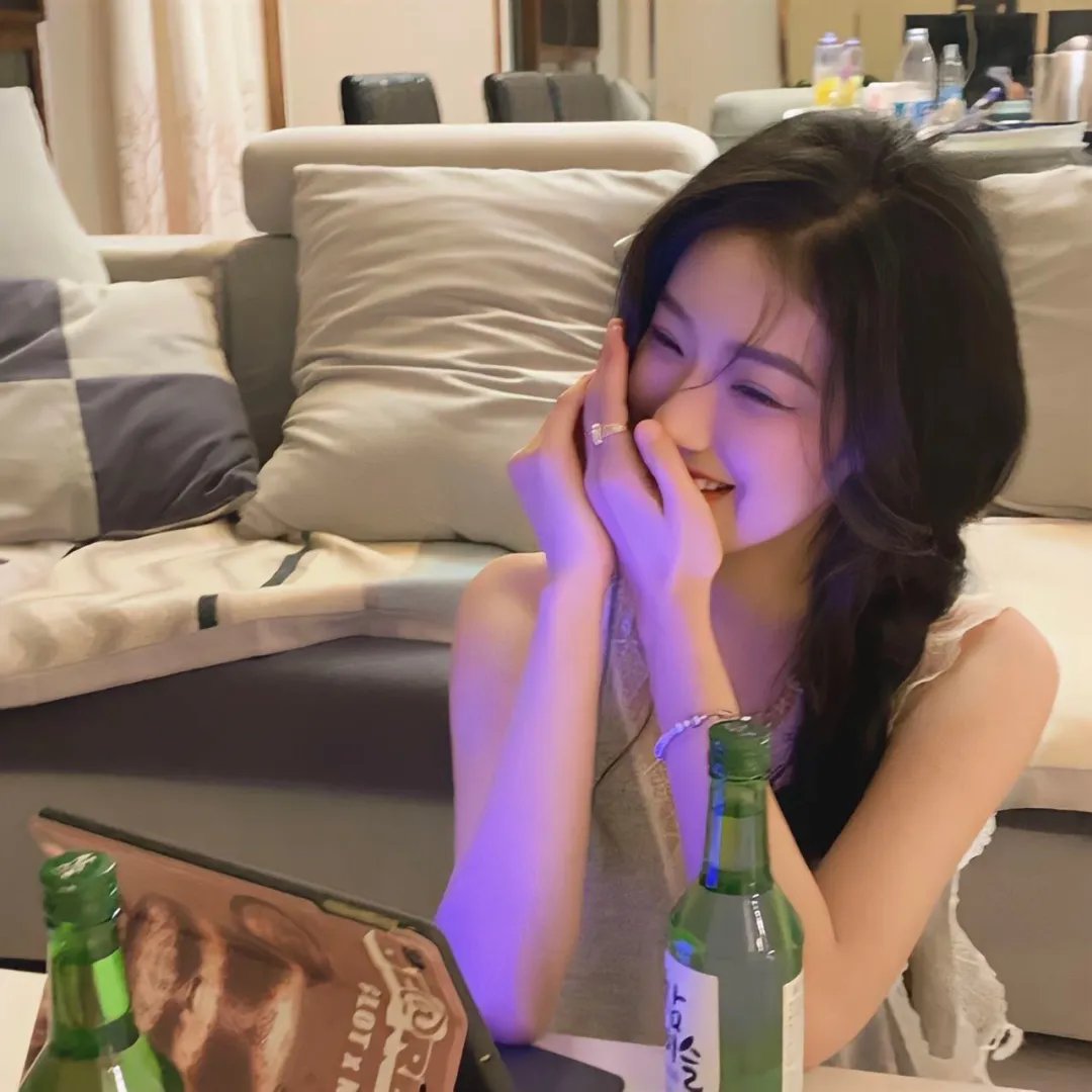 我和班上最讨厌的女生结婚了。